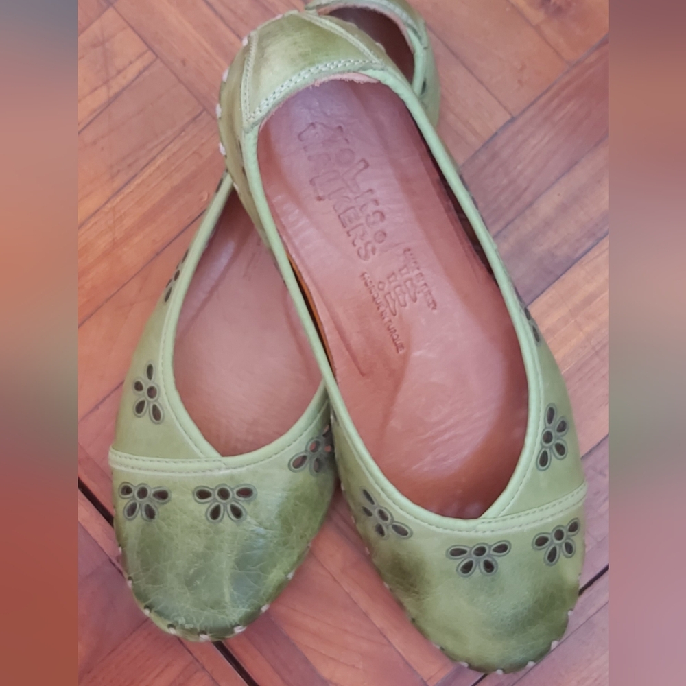 Volks walkers green ballet flats